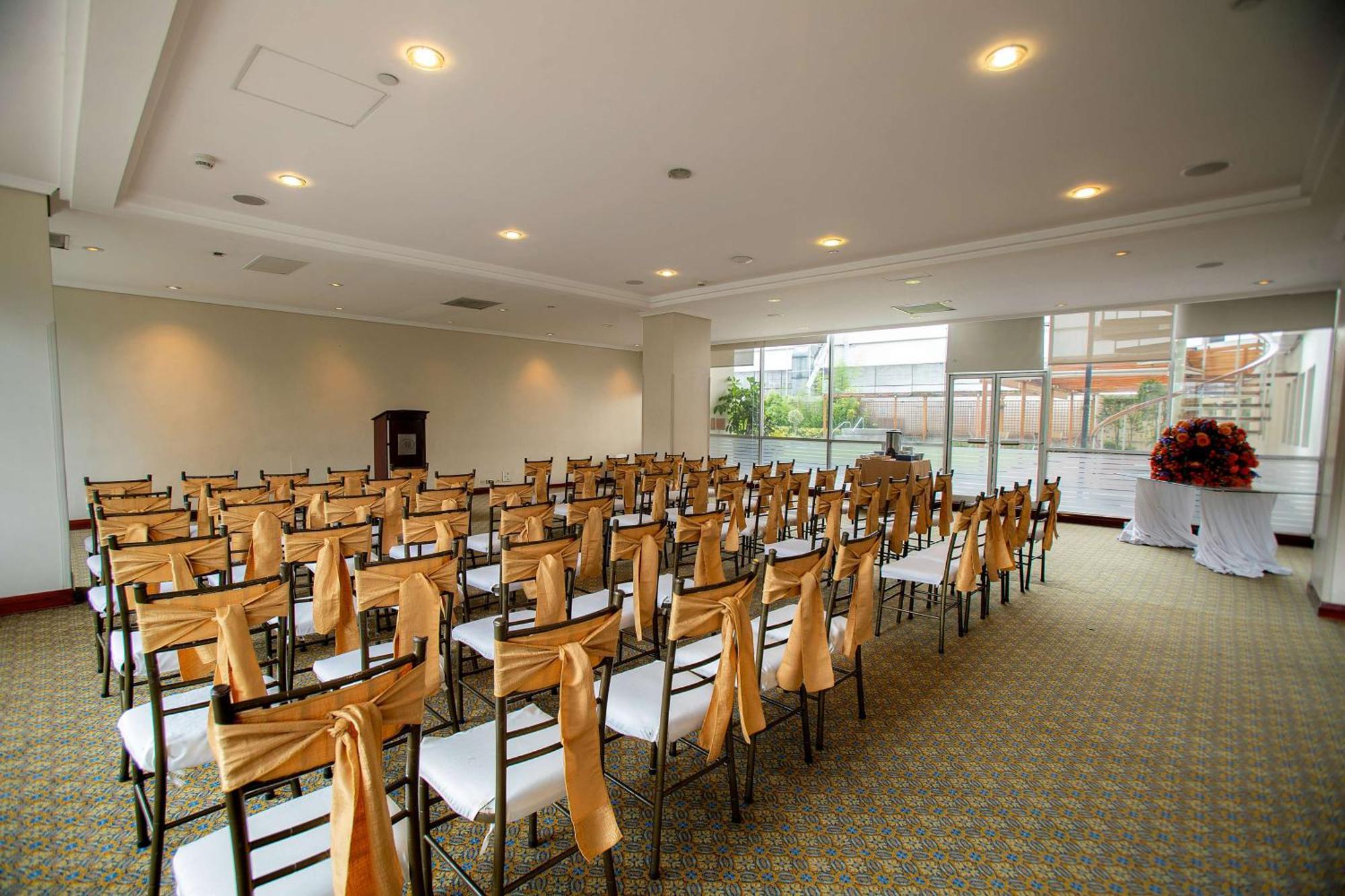 Hilton Colon Quito Hotel Екстериор снимка