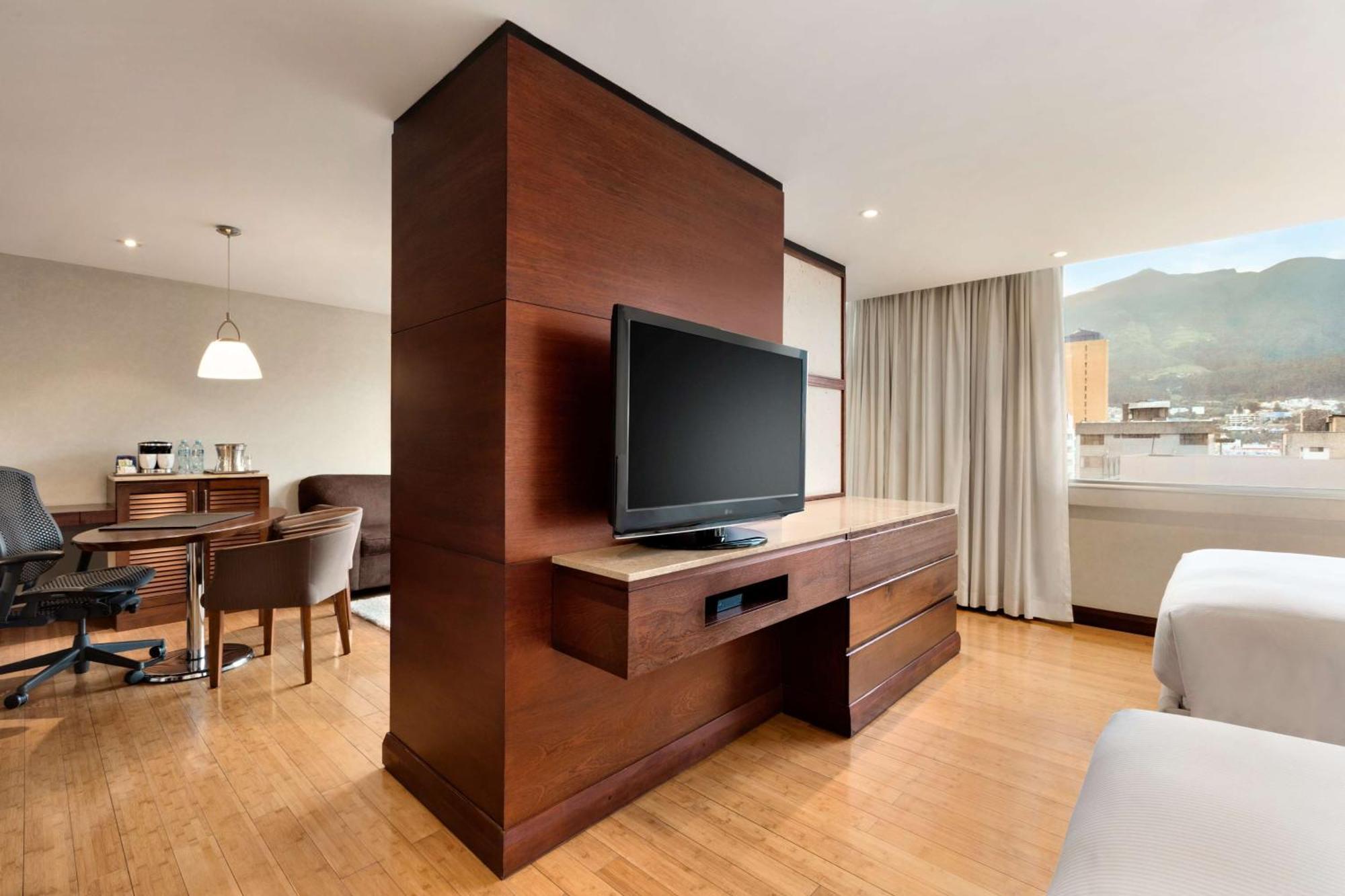 Hilton Colon Quito Hotel Екстериор снимка