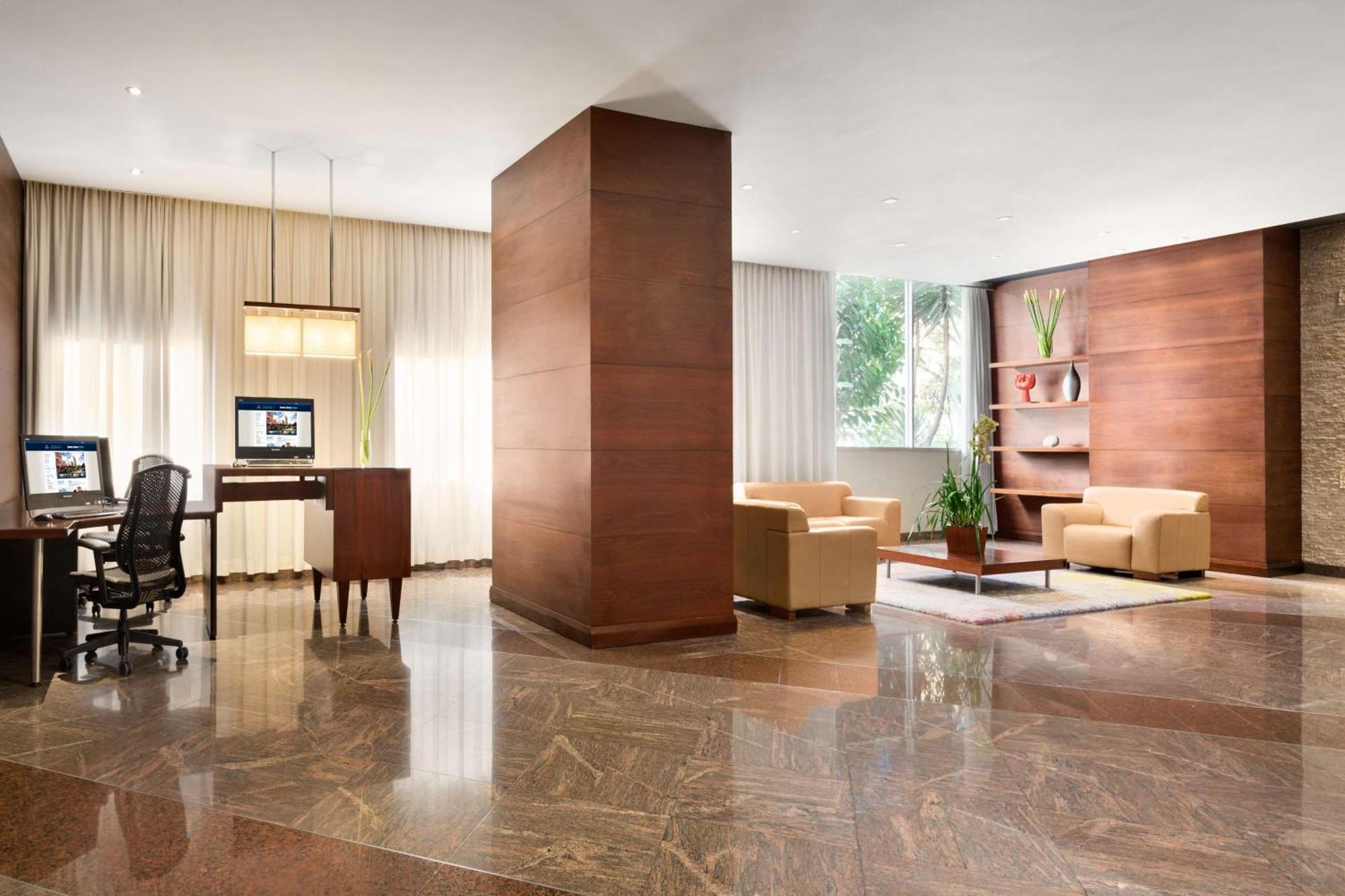 Hilton Colon Quito Hotel Екстериор снимка