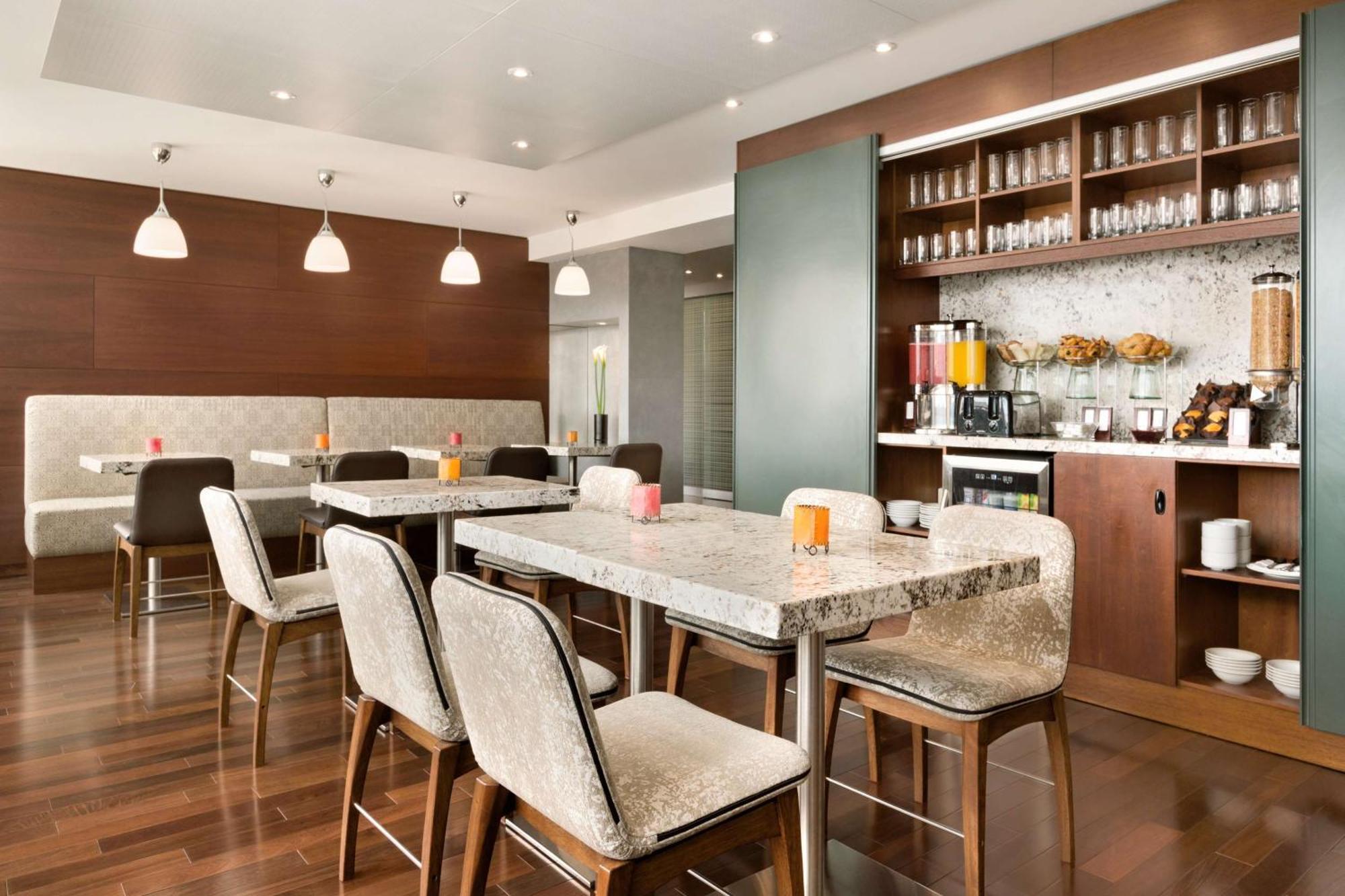 Hilton Colon Quito Hotel Екстериор снимка