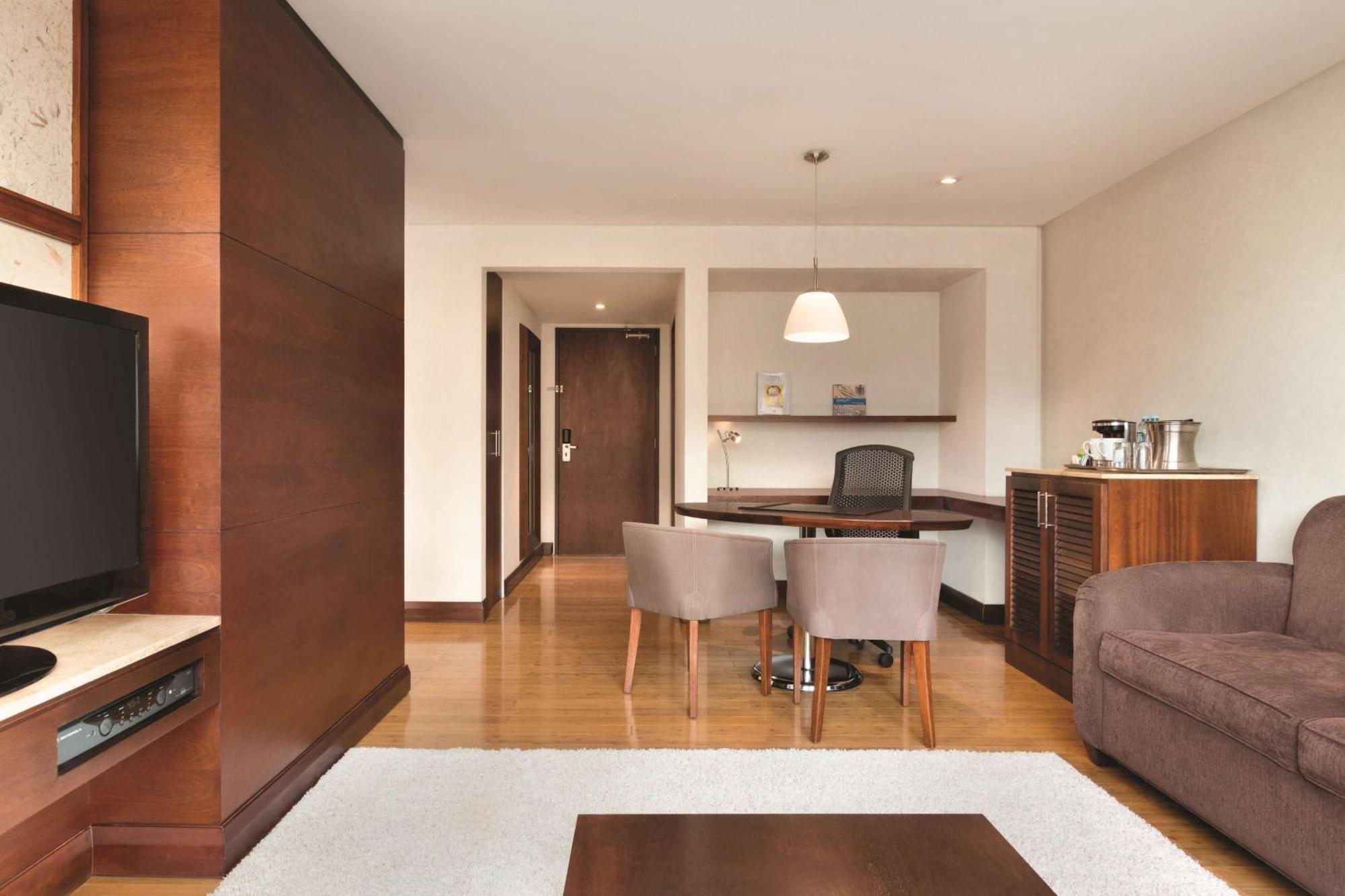 Hilton Colon Quito Hotel Екстериор снимка