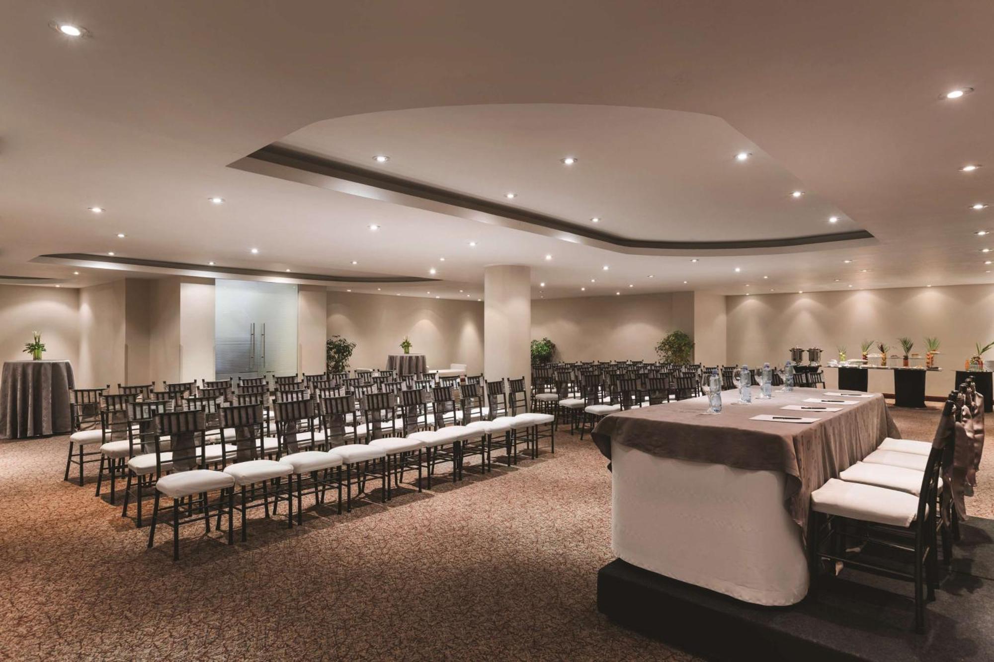 Hilton Colon Quito Hotel Екстериор снимка
